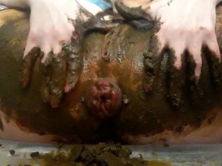 Scatlina   Anal Prolapse in Shit