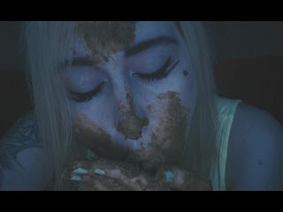 SweetBettyParlour.19.09.22   Blue spirit make my room stinky