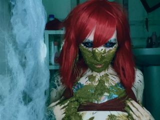 SweetBettyParlour.21.10.18   Rhino disguises itself with shit