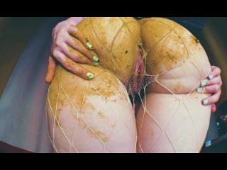 SweetBettyParlour.19.09.23   Private strip show with a smell