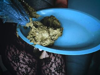 SweetBettyParlour.21.03.31   Scat Witch With Toy