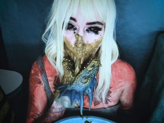 SweetBettyParlour.21.03.31   Scat Witch With Toy