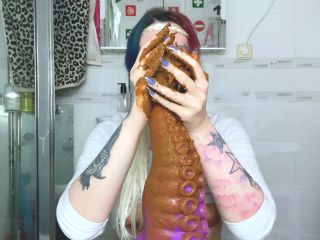 SweetBettyParlour.21.04.15   The tentacle is smeared with shit