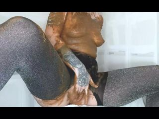 SweetBettyParlour.21.05.01   Play with own Poop