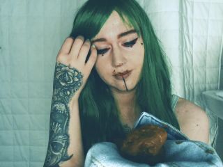 SweetBettyParlour.20.04.13   FREAKY scat panty pooping play