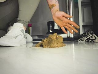 SweetBettyParlour.21.06.24   Two INSANE Girl Poop LOADS