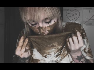 SweetBettyParlour.20.05.11   Scat camo for an old T shirt