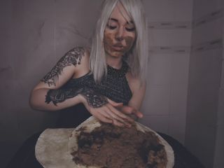 SweetBettyParlour.19.06.05   She wants to FEED me her SHITTY!