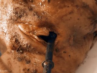 17   Nazryana   Filthy Maid