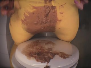 SweetBettyParlour.19.12.22   Spicy soup vs yellow tights