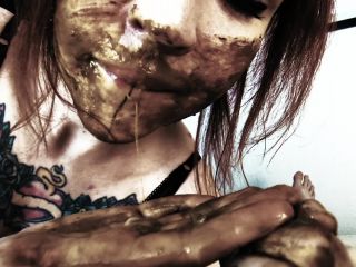 SweetBettyParlour.19.07.04   Honey! I farting from your meal!