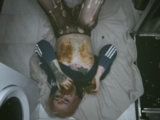 SweetBettyParlour.21.05.04   UpSideDown Secret Scat Projectile