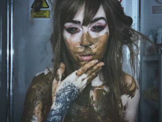 SweetBettyParlour.21.07.01   Do you poop in the shower