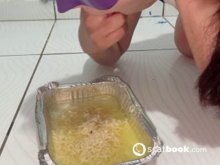 Macarrao Mijo vomito